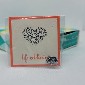 Keep collective jewelry